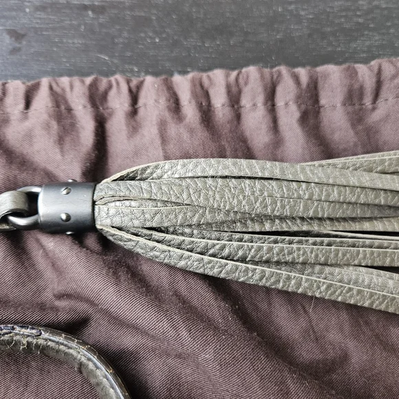 Authentic Gucci Pebbled Calfskin Medium Soho Shoulder Tote - Picture 4 of 16